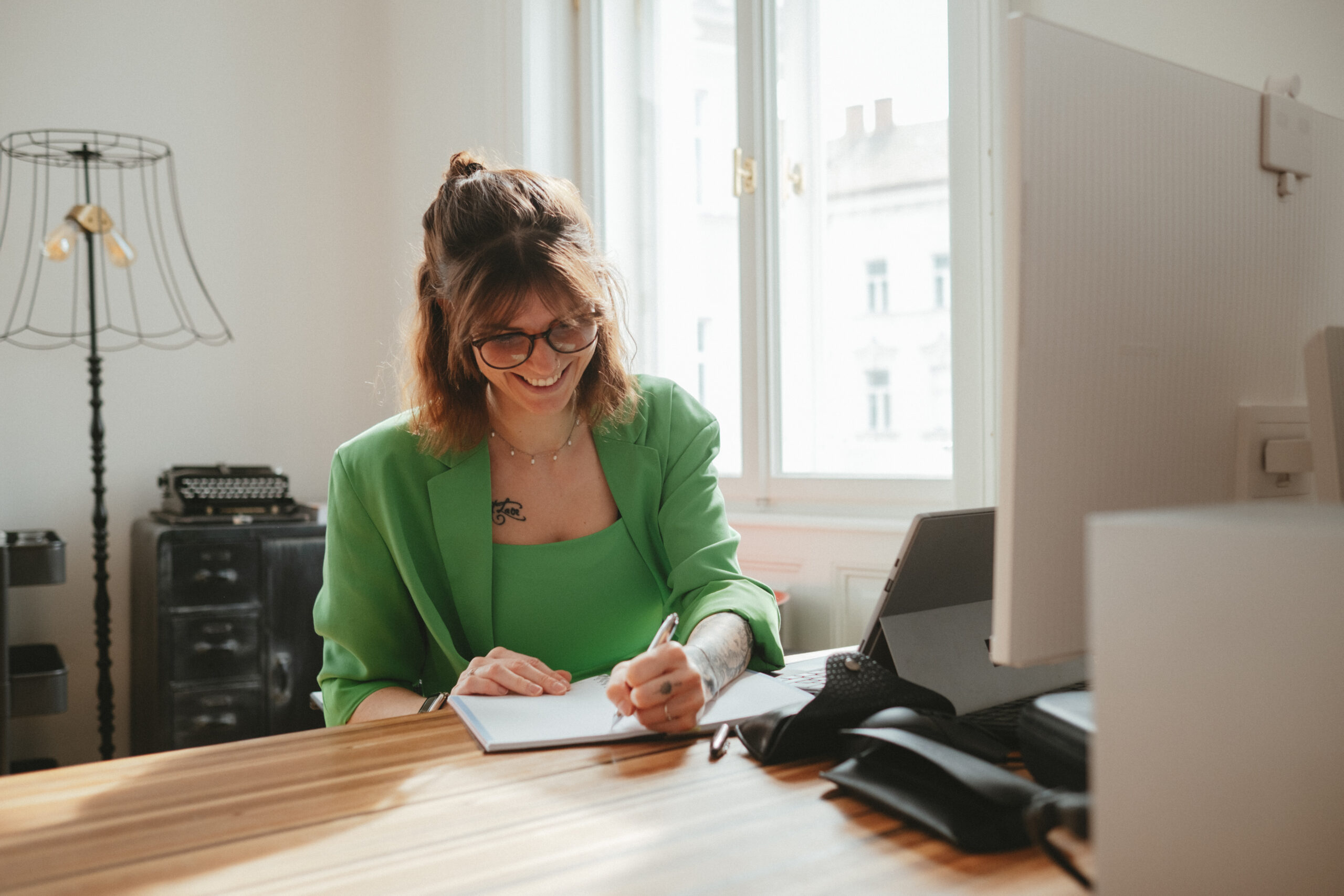 Virtuelle Assistenz am Schreibtisch